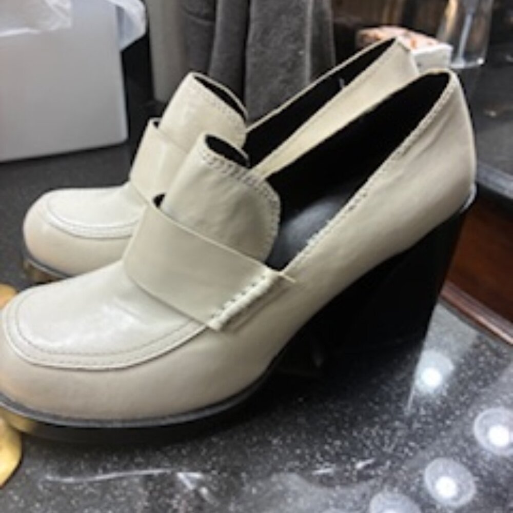 Jeffrey Campbell Off White Block Loafers – Size 7 $65